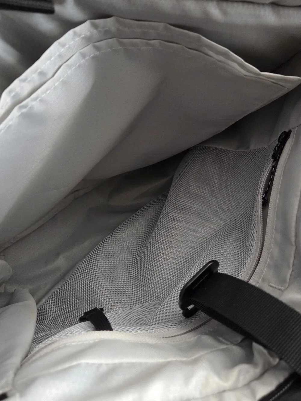 Eagle Creek Explore Tote Bag